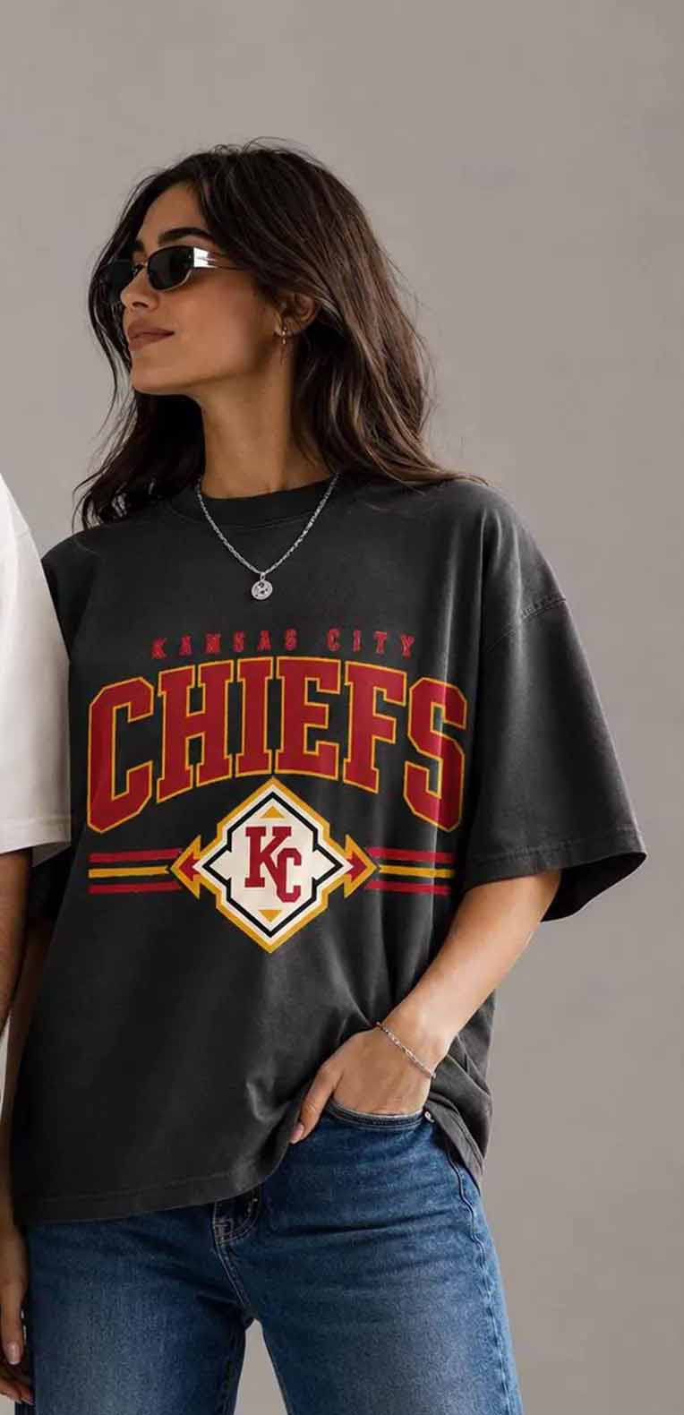 Chiefs Shield Graphic Tee