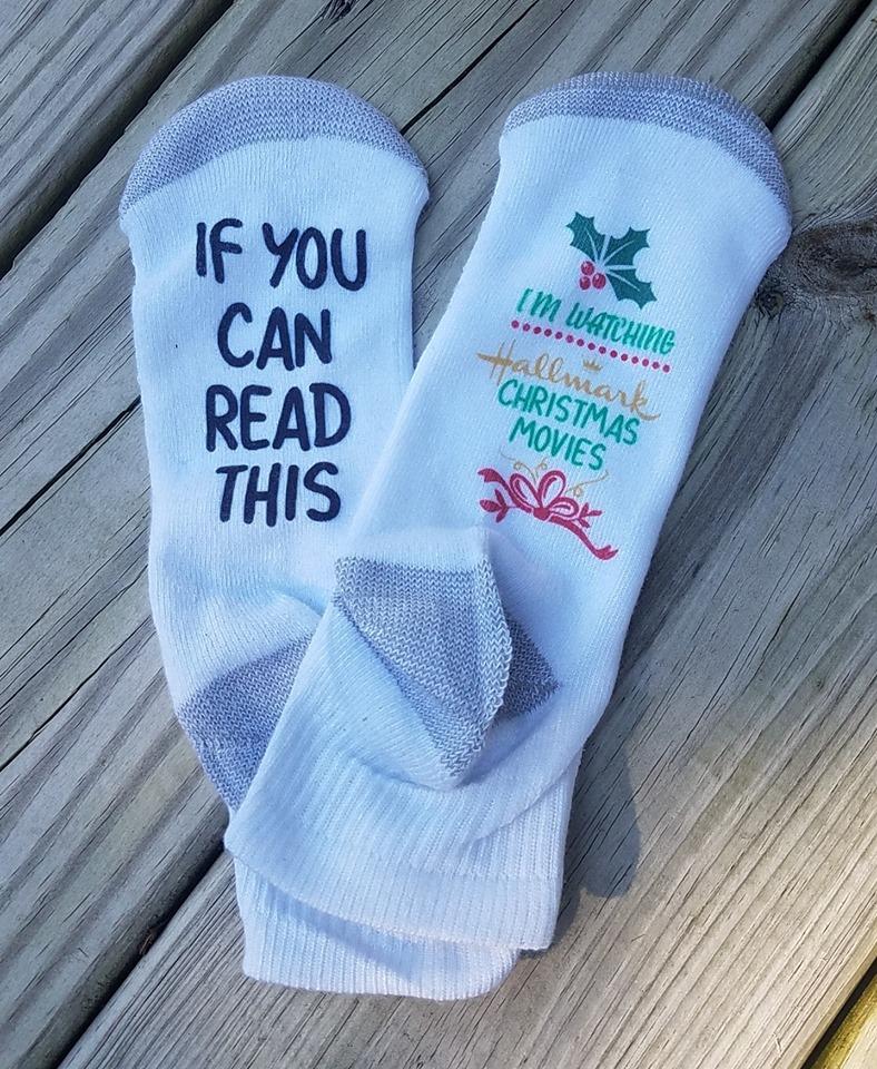 If You Can Read This Im Watching Hallmark Christmas Movies Socks
