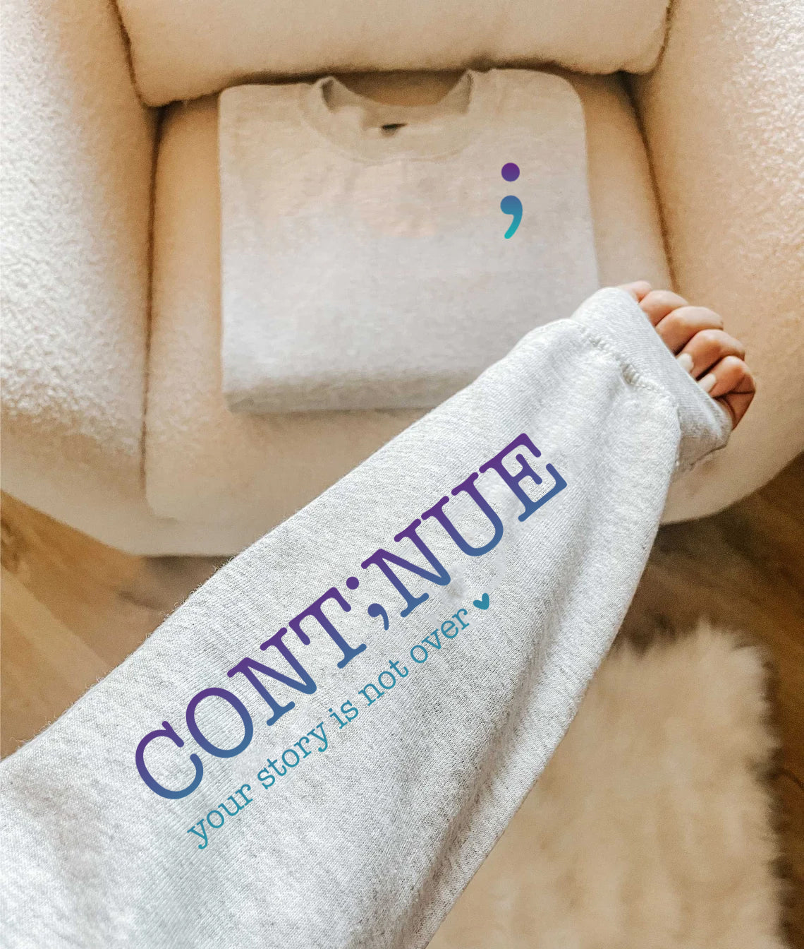 Continue Pocket And Sleeve Graphic Tee Graphic Tee