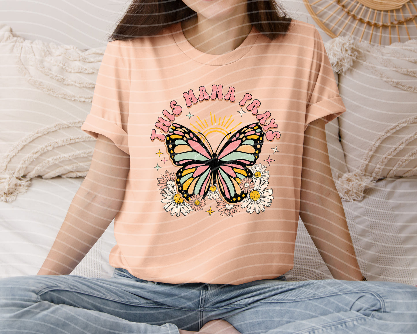 This Mama Prays Graphic Tee