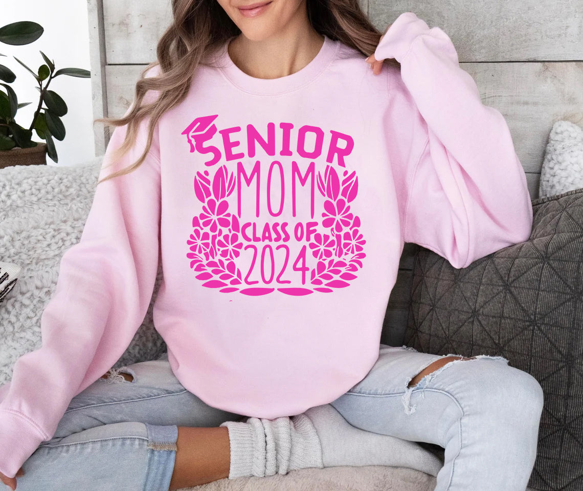 Senior Mom Class of 2024 Graphic Tee