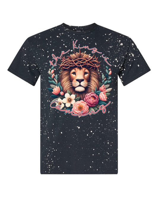 The King is Coming Graphic Tee