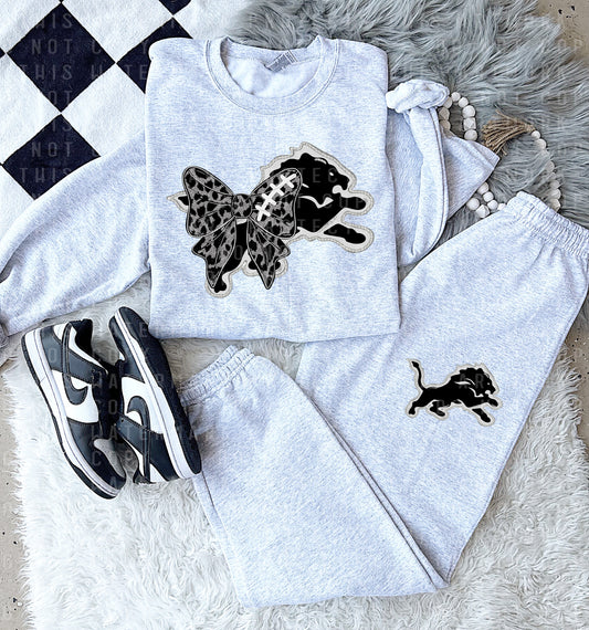 Monochrome Lions Bow Graphic Tee